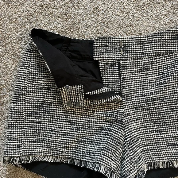 NWOT ANN TAYLOR Factory Tweed Fringe Shorts - Picture 6 of 6